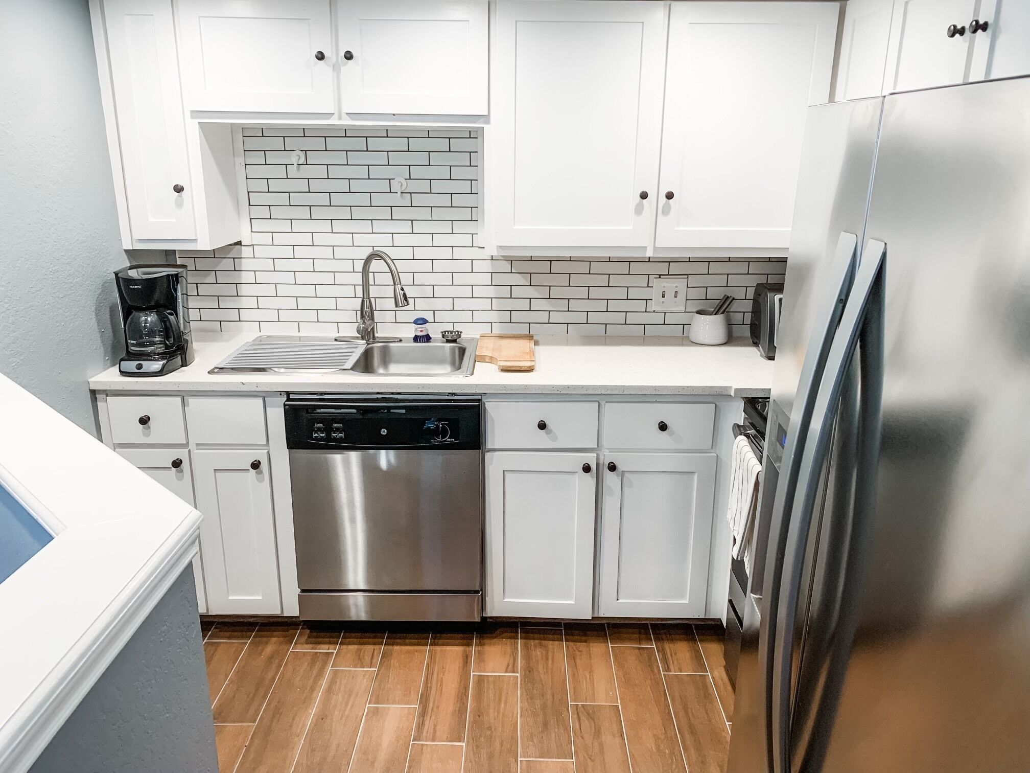 ثلاجة، ميكروويف، فرن، موقد طهي مسطح