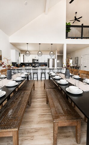 Dining - Cabin w/ Lake views, Pool Table & Private Hot Tub (Kimberling City)