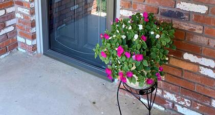 Nostalgia Nook, Tulsas charming 80’s throwback!