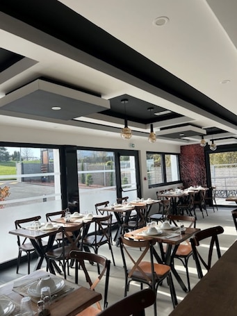 Restaurante. Val Hôtel Montbéliard Sud