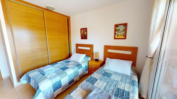 2 bedrooms, iron/ironing board, free WiFi, bed sheets