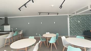 Huoneisto | Ruokailu