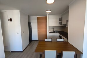 Apartment | Dining - Oceana Suites Distrito Verde (La Serena)