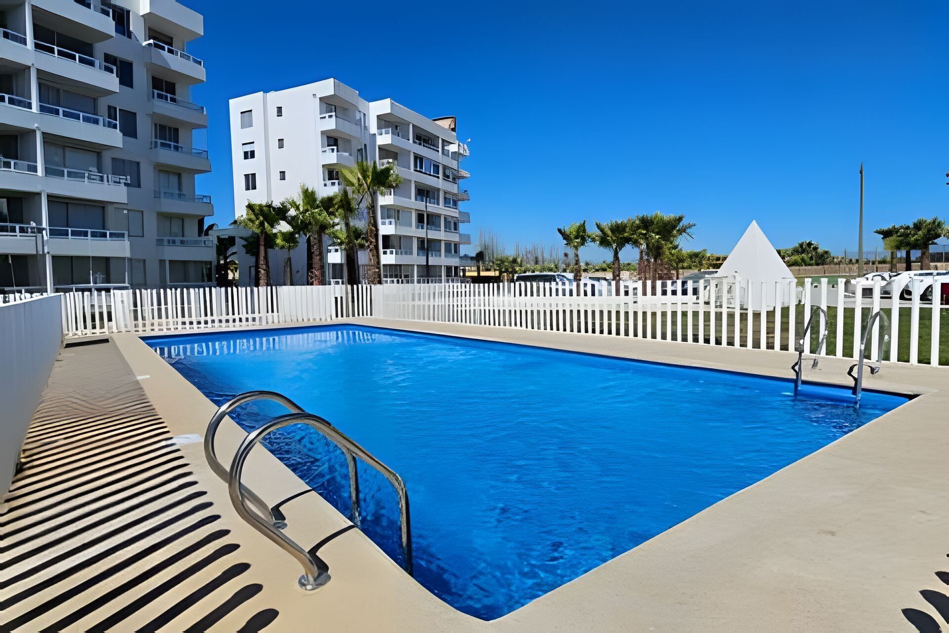 Apartment | Pool | Seasonal outdoor pool