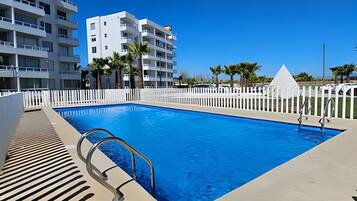 Apartment | Pool | Seasonal outdoor pool