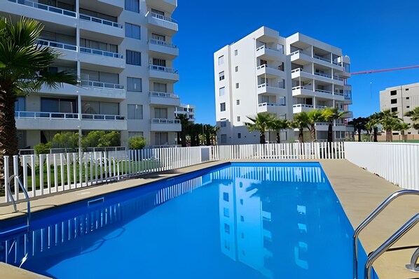 Apartment | Pool | Seasonal outdoor pool - Oceana Suites Distrito Verde (La Serena)