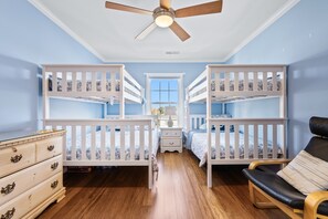 5 bedrooms, iron/ironing board, free WiFi, bed sheets