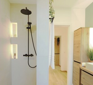 Shower, hair dryer, towels, soap - New! "Skandi-Lounge" - close to nature, with fiber optic internet, wallbox and terrace (Beverstedt)