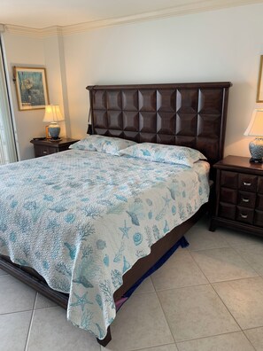 2 bedrooms, iron/ironing board, WiFi, bed sheets - Beach Front Condo , heated pool. renovated building, gym..
Prices vary monthly. (Marco Island)