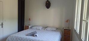 3 quartos, ferros/tábuas de passar roupa, berço de viagem, Wi-Fi