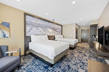 Best Western Plus Marquette Hotel & Suites