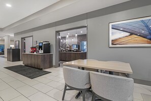 Free daily English breakfast - Best Western Plus Marquette Hotel & Suites (Marquette)