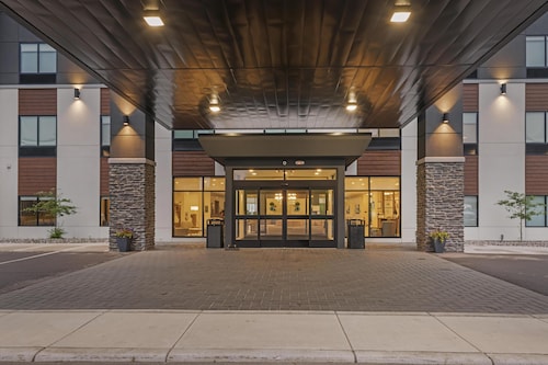 Best Western Plus Marquette Hotel & Suites
