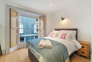 4 bedrooms, iron/ironing board, travel crib, free WiFi