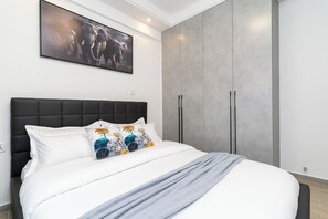 2 slaapkamers, een bureau, een strijkplank/strijkijzer, gratis wifi