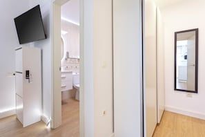 1 bedroom, iron/ironing board, free WiFi
