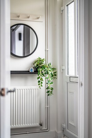 Interior - Newly refurbished for 2024, high spec 2 Bedroom House, perfect seaside location. (Cleethorpes)