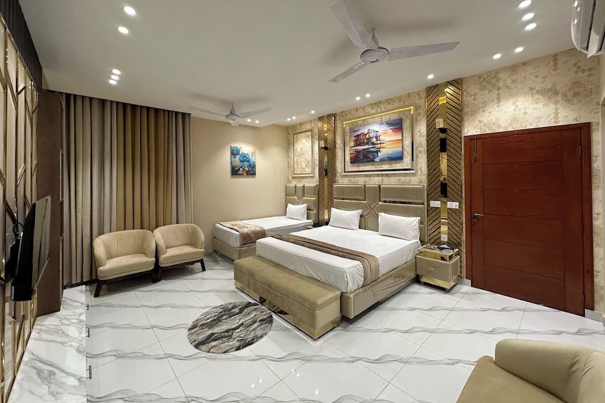 Deluxe Double Room | Soundproofing, iron/ironing board, free WiFi