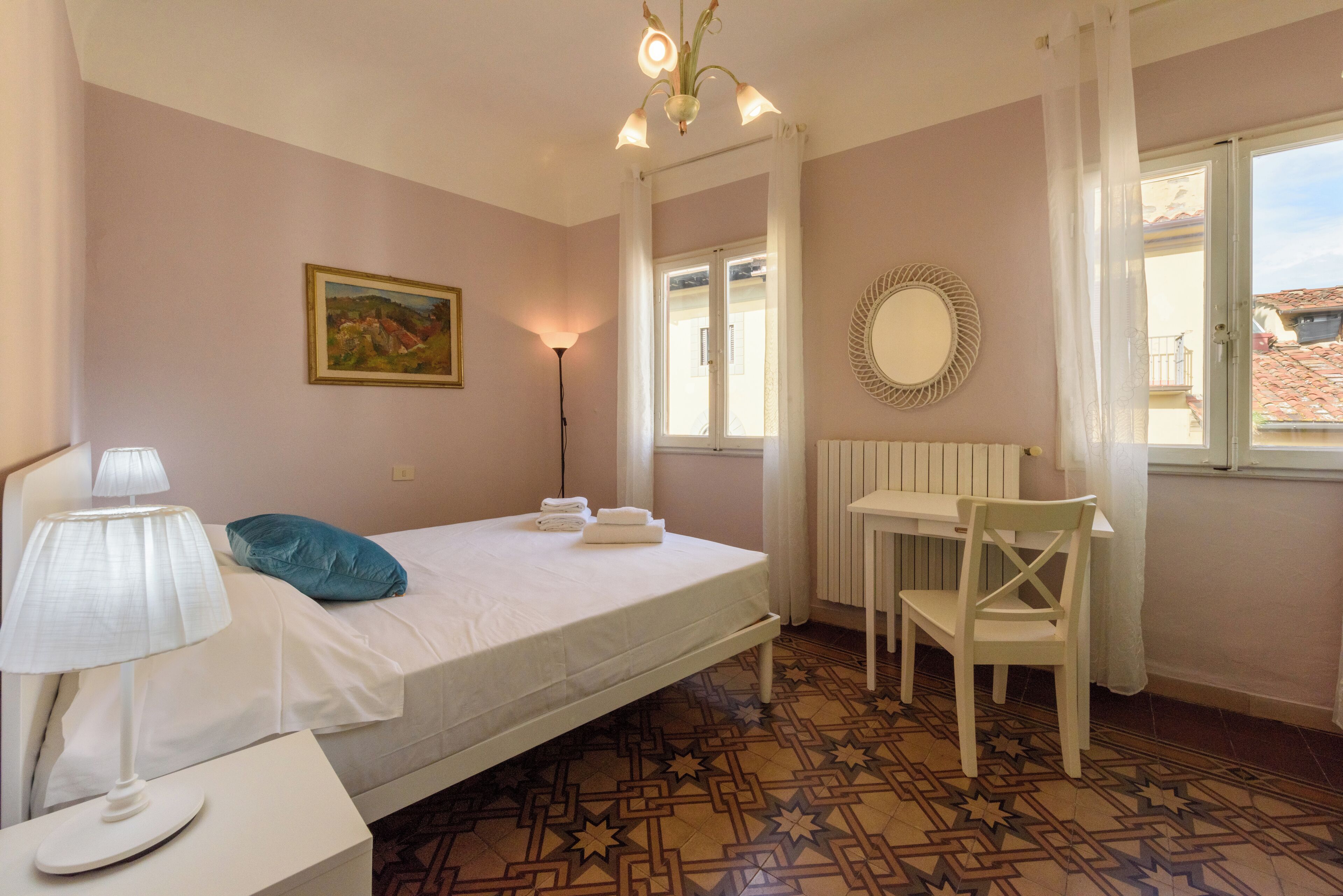 2 bedrooms, iron/ironing board, free WiFi