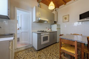 Comfort Duplex | Private kitchen | Fridge, stovetop, cookware/dishes/utensils - Panzani Loft by MMega (Florence)