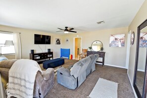 Smart TV, DVD player