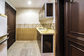 Basic Double Room, City View | Private kitchen - Carwan Altahliya (Jeddah)