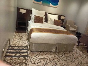 Basic Double Room, City View | In-room safe, blackout drapes, iron/ironing board, free WiFi - Carwan Altahliya (Jeddah)