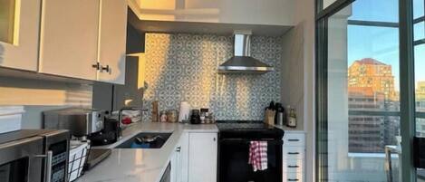 Fridge, microwave, oven, stovetop