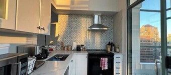 2 Bedroom Penthouse Loft DT Van!