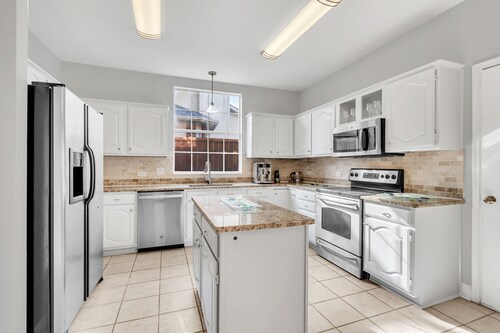 Completely Renovated House with Swimming Pool