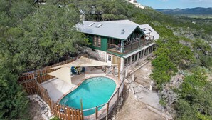 Exterior - Unique home on Catclaw Mountain with a pool and pet friendly (Concan)