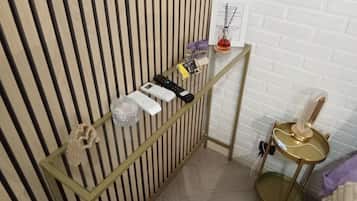 Superior Room, 1 King Bed, Non Smoking, Kitchenette | 1 bedroom, free WiFi