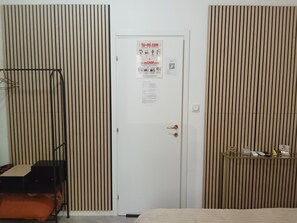 Superior Room, 1 King Bed, Non Smoking, Kitchenette | 1 bedroom, free WiFi - Floris Guest House Milan (Milan)