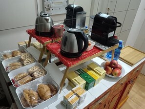 Free daily self-serve breakfast - Floris Guest House Milan (Milan)