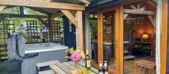 Seil Log Cabin - sleeps 5 guests  in 2 bedrooms