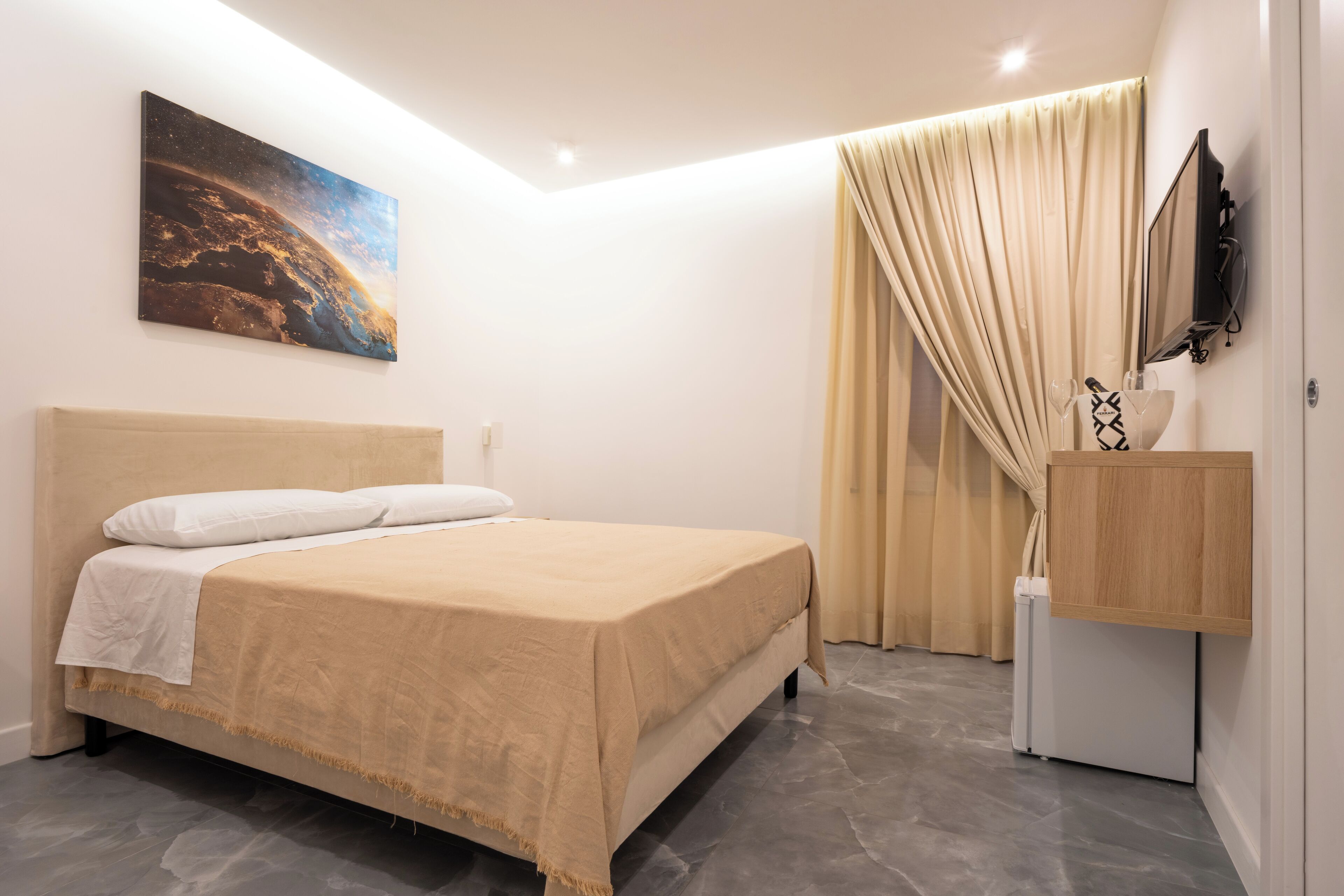 Cortinas opacas, sistema de insonorización, wifi gratis