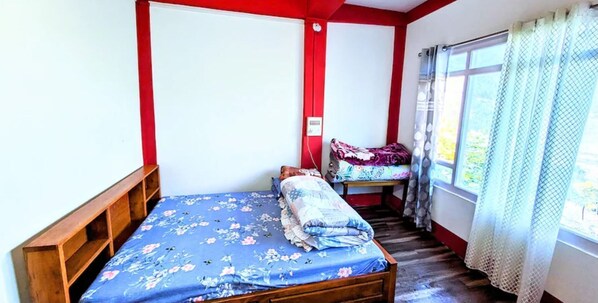 1 Schlafzimmer, Bügeleisen/Bügelbrett, Bettwäsche