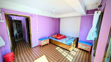 2 bedrooms, iron/ironing board, bed sheets, wheelchair access