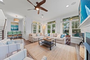 Télévision, cheminée