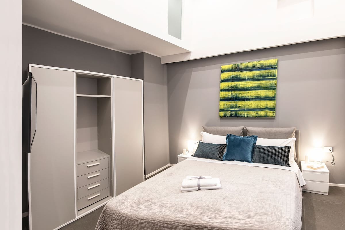 Appartamento Grey | 2 habitaciones, ropa de cama de alta calidad y edredón