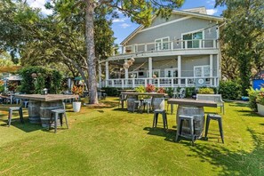 Outdoor dining - Private Heated Pool | A+ Beach Access | Golf Cart | Bikes (Santa Rosa Beach)