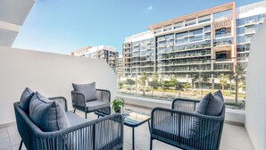 Terrace/patio - Elegant Studio with Pool Access  Private Terrace (Dubai)