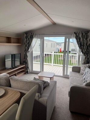 Cabin | Living area | TV - Tranquil Seaside Caravan Retreat in Eyemouth (Eyemouth)