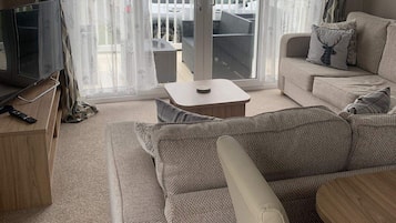 Cabin | Living area | TV