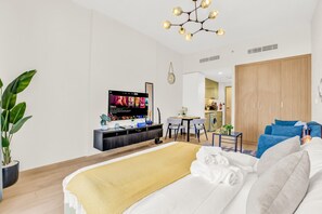 1 bedroom, iron/ironing board, free WiFi, bed sheets - Sleek Studio in Dubai (Dubai)