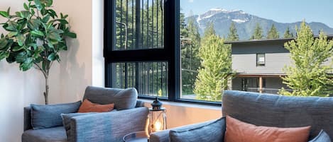 Condo | Living area | Flat-screen TV