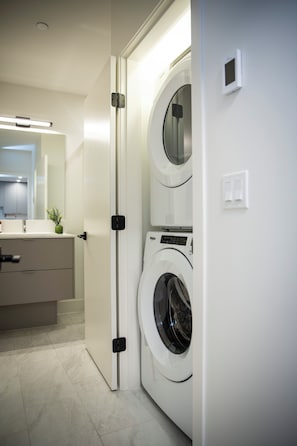 Laundry - Cedar and Loam by Revelstoke Vacations (Revelstoke)