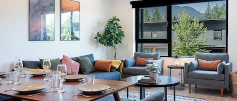 Condo | Living area | Flat-screen TV