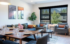 Flat-screen TV - Cedar and Loam by Revelstoke Vacations (Revelstoke)