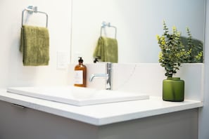 Bathroom - Cedar and Loam by Revelstoke Vacations (Revelstoke)